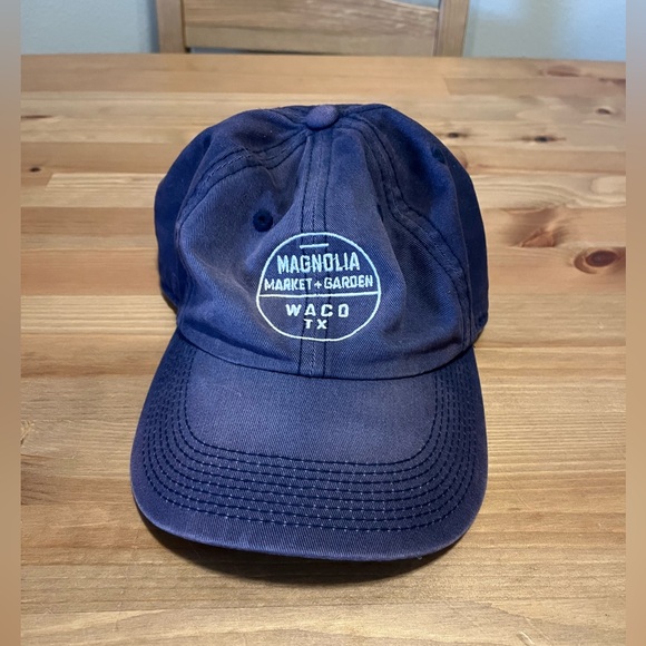 Magnolia cap - Picture 1 of 3